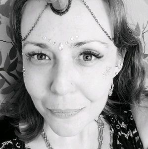 Meet your Posher, Aviva